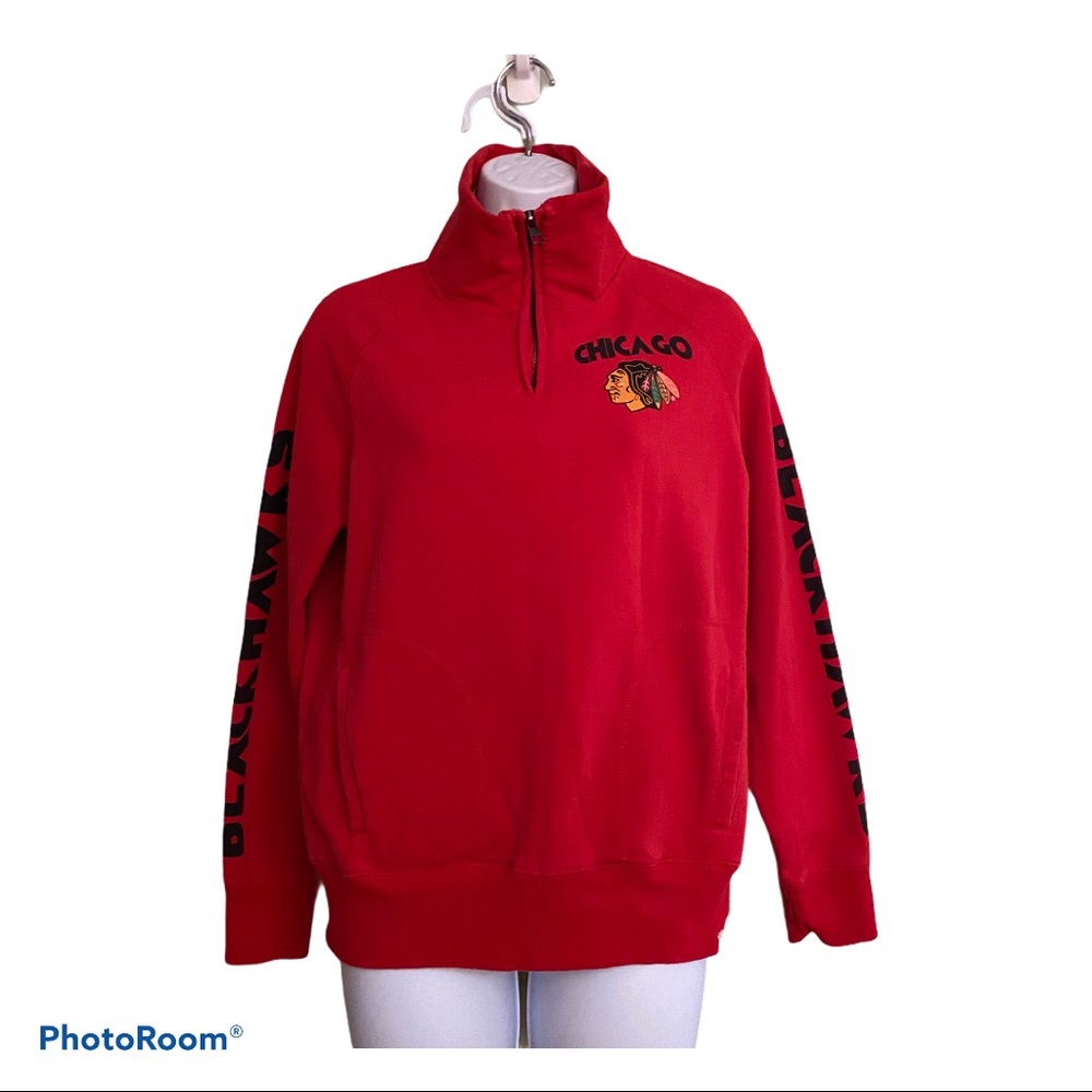 Chicago BlackHawks Hockey Red Spellout on sleeve S